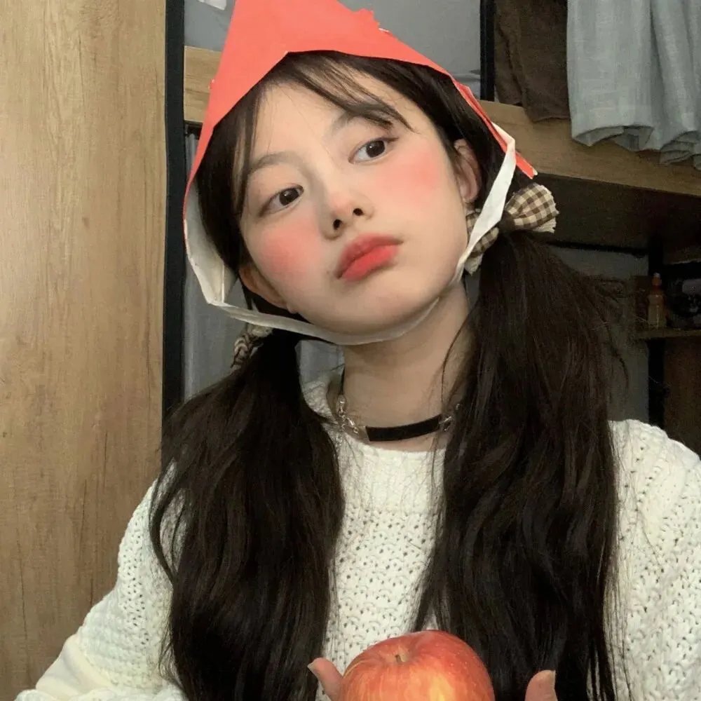 色肉毒蝎女